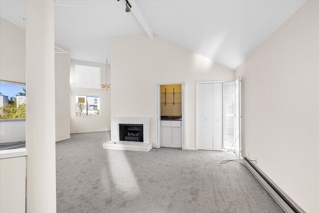 Photo - 470 Cola Ballena Unit G