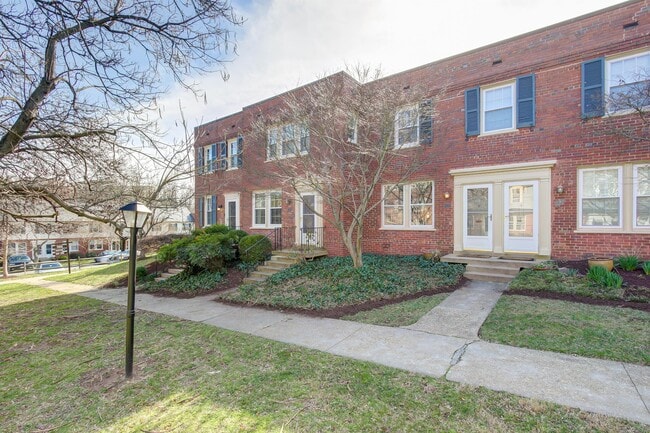 Photo - 1100 S Barton St