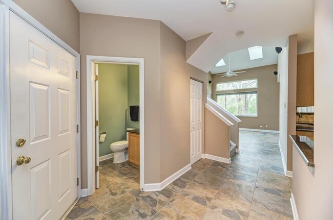 Photo - 3015 Kentshire Cir