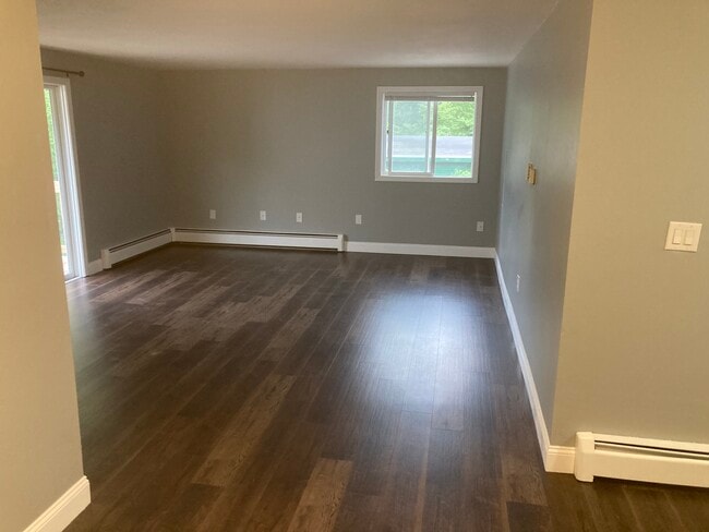 Building Photo - 91 Pickering Rd Unit 91 Pickering road  D