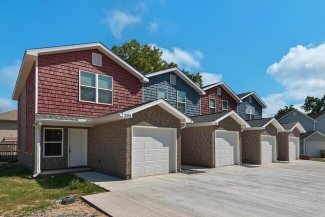 Building Photo - 2259 Whitman Ln