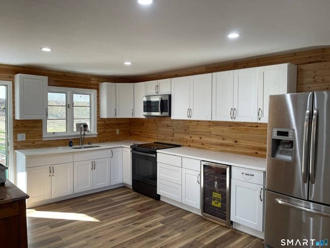 Building Photo - 37 Long Meadow Rd