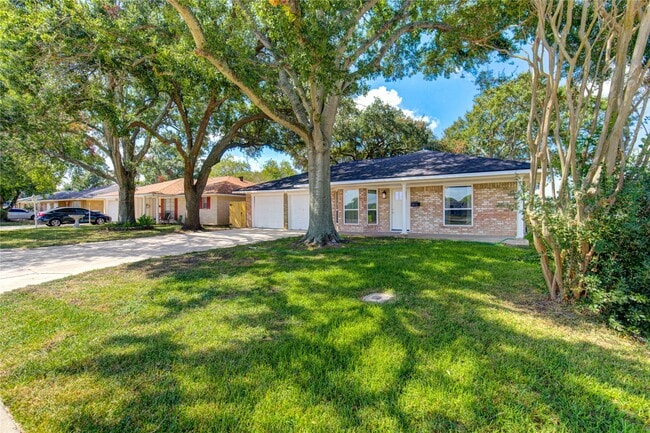 Photo - 1120 Mahlmann St