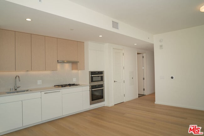 Photo - 877 Francisco St Unit 1002