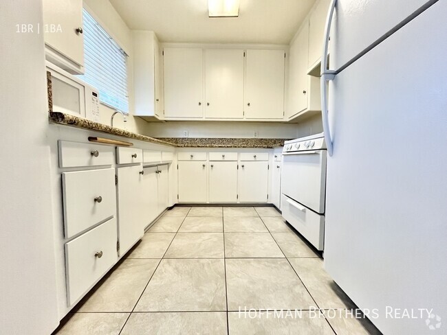 Building Photo - 4838 Hazeltine Ave Sherman Oaks CA 91423 Unit 7A Rental