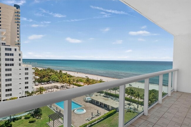Building Photo - 5001 Collins Ave Unit 9H
