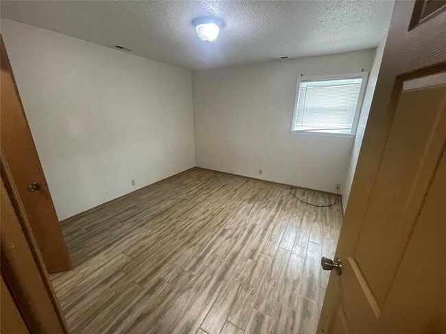 Photo - 716 N Elm St