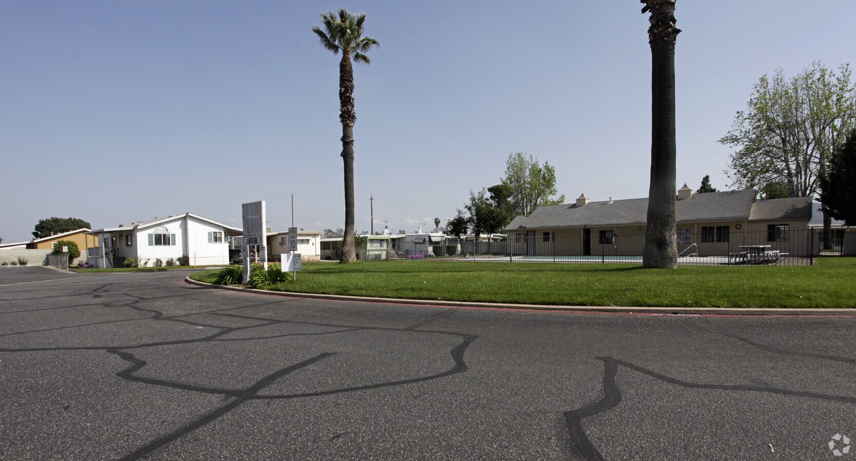 Photo - Sierra Mobile Estates Apartments