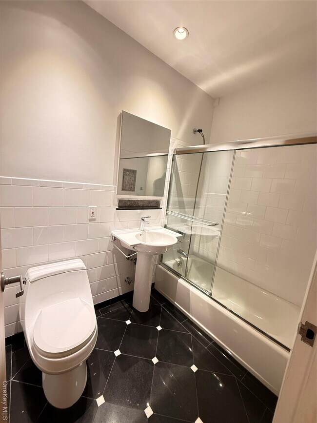 Photo - 528 W 46th St Unit 3E