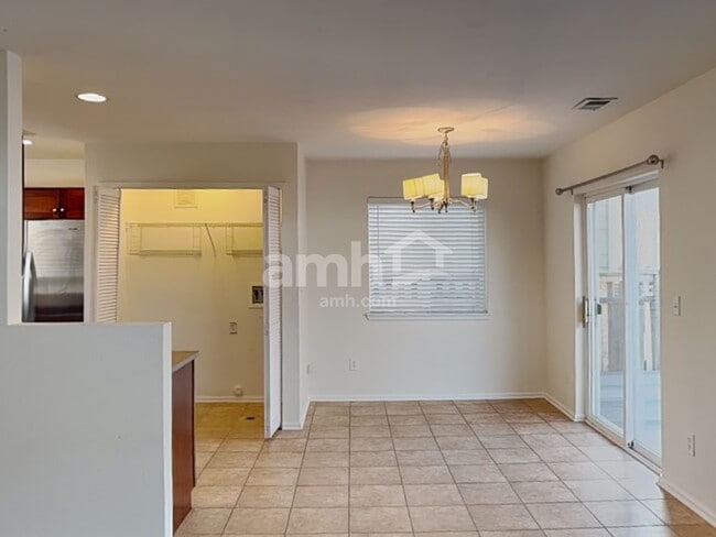 Photo - 5075 Pelican St