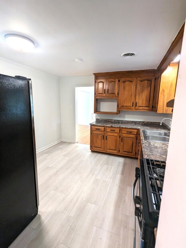 Photo - 222 Patrician Dr