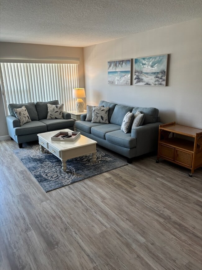 Building Photo - 2469 Franciscan Dr Unit 41 Rental