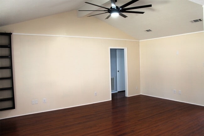 Photo - 1217 Brookhollow Dr