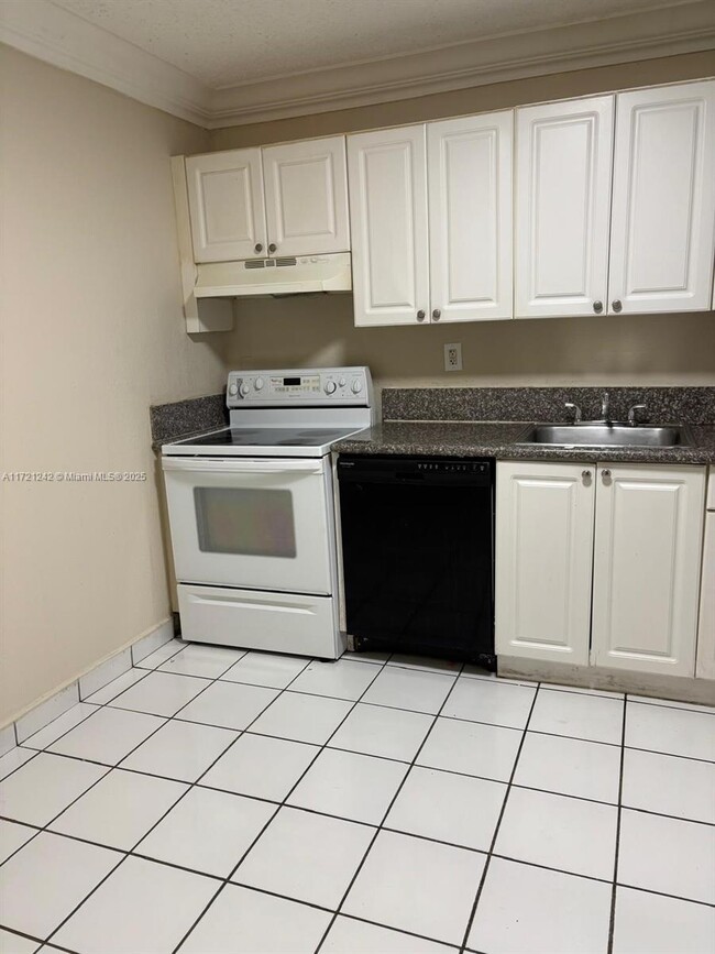 Photo - 5100 SW 41st St Condo Unit 224