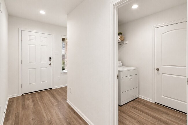 Photo - 5306 Evergreen Heights Ln