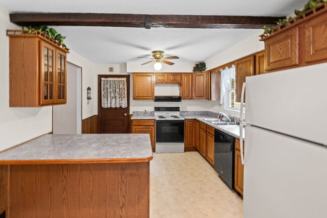 Photo - 206 Joan Ave