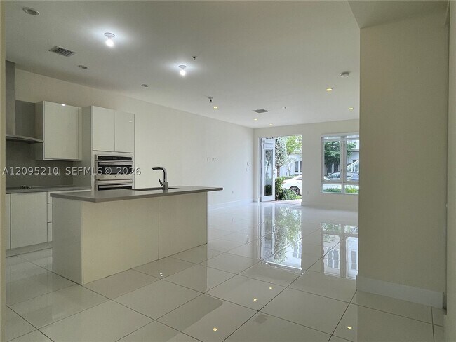 Photo - 10225 NW 63rd Terrace Unit 103