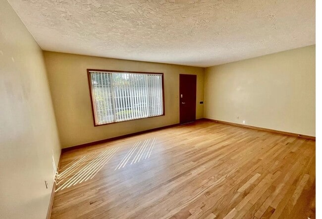 Photo - Charming and attractive 2 bed/1 bath in Irvington Neighborhood! Unit 1947