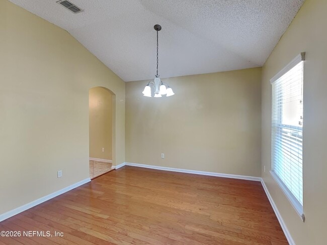 Photo - 801 MacKenzie Cir
