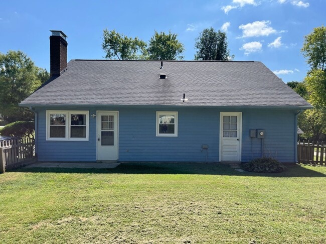 1681 Village Pl