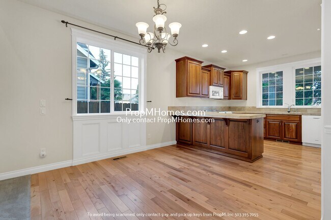 Photo - Luxury Four Bedroom Home in Oregon City!