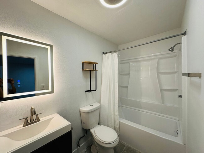 Photo - 2707 Cridge St Unit A