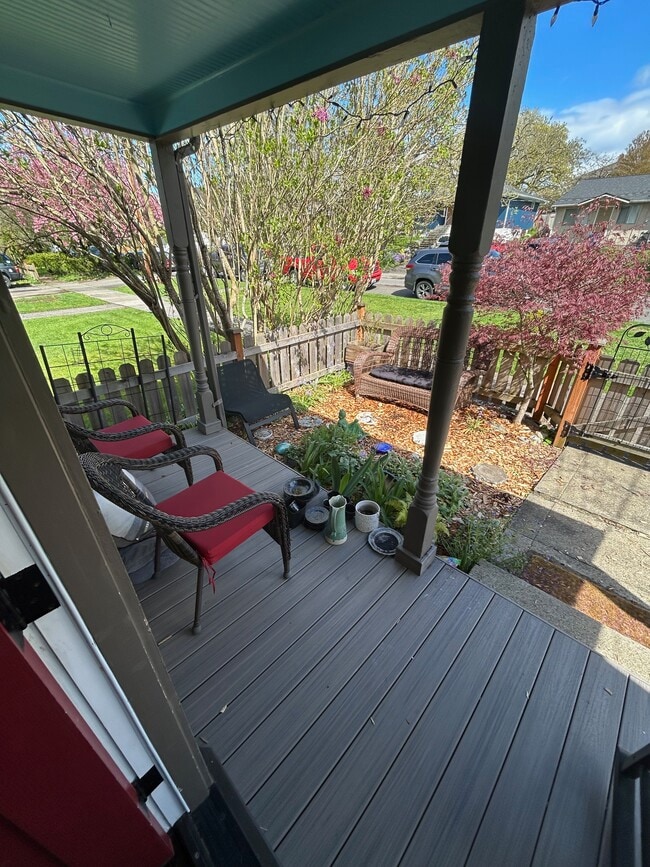 Photo - 512 Avenue C