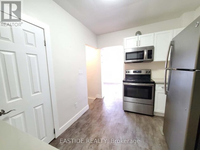 Photo - 212 Monarch Park Ave