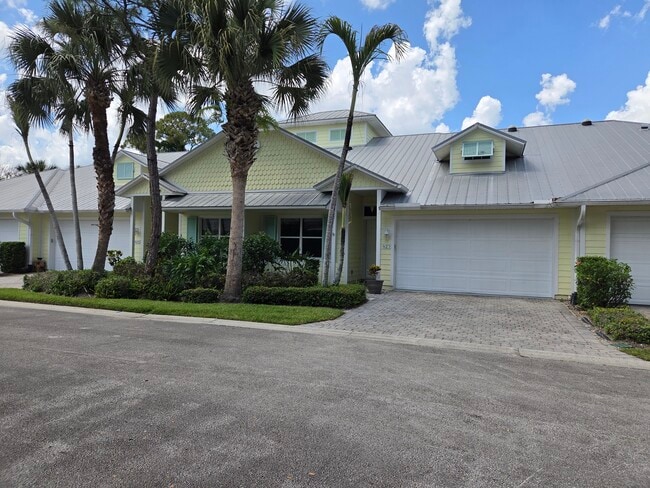 Building Photo - 427 Pineapple Sq SW Unit Pineapple Cay 3/2/2 Condo