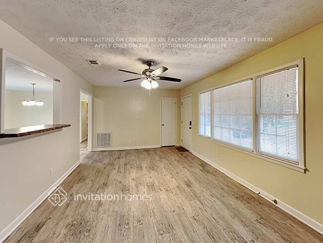 Photo - 3500 Rogers Dr