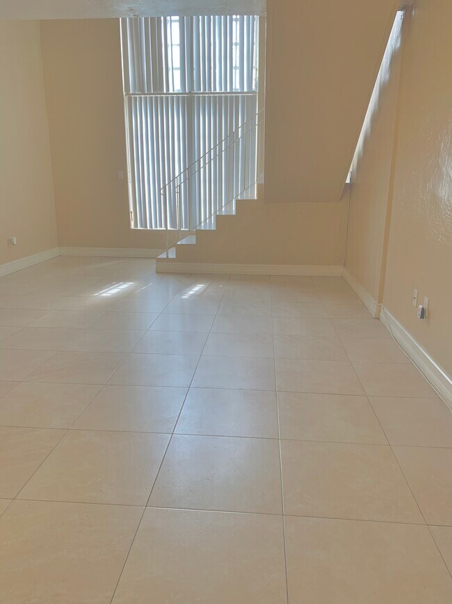 Photo - 10901 N Kendall Dr Unidad 207