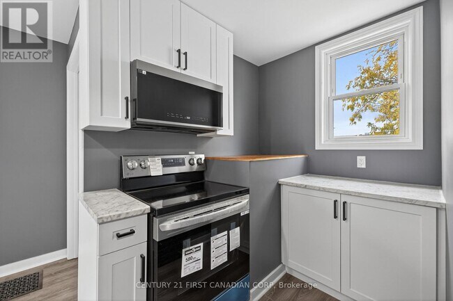 Photo - 117 Sterling St