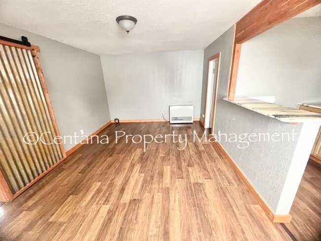 Photo - 611 E 6th St Apartamento Unidad 611 E. 6th St  A