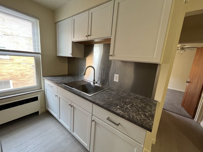 Photo - 6842 Montgomery Rd