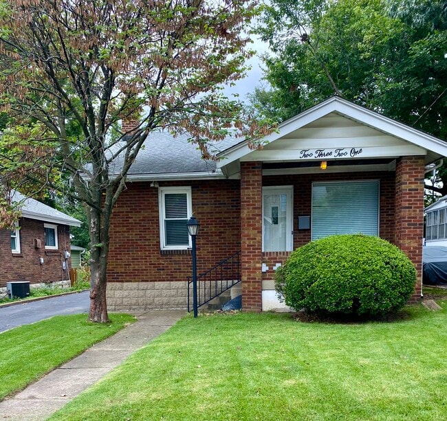 Building Photo - 2321 Annalee Ave