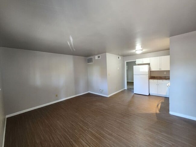 Photo - Newly Remodeled 1 Bed, 1 Bath Upper Apartm...