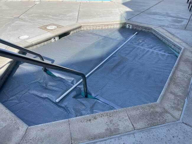 Building Photo - 245 S Helix Ave Unit 1