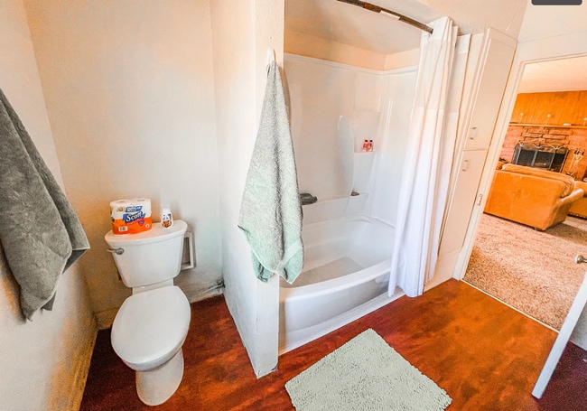 Photo - Historic Farmhouse in Crooked River Ranch Available!