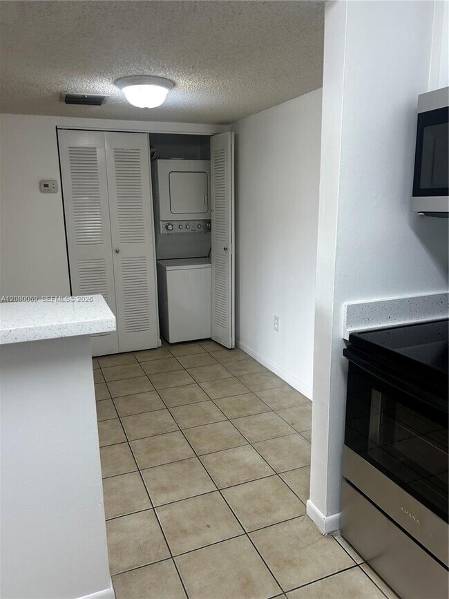 7180 NW 179th St Unidad 211
