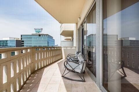 Building Photo - 2016 Main St Unit 904 Rental