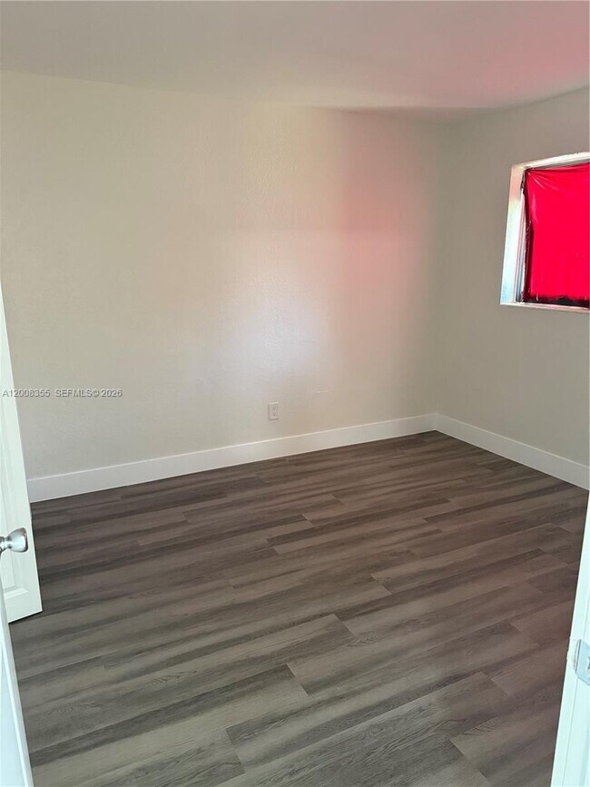 Photo - 100 SW 6th St Unidad 3