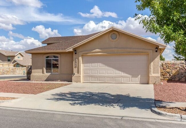 Photo - Refreshing 3 Bedroom Property with REFRIGERATED AIR 20 minute drive to Fort Bliss