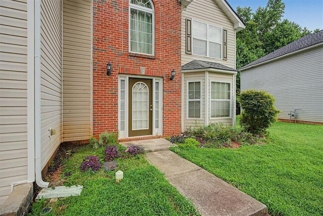 Photo - 1025 Balsam Wood Trail