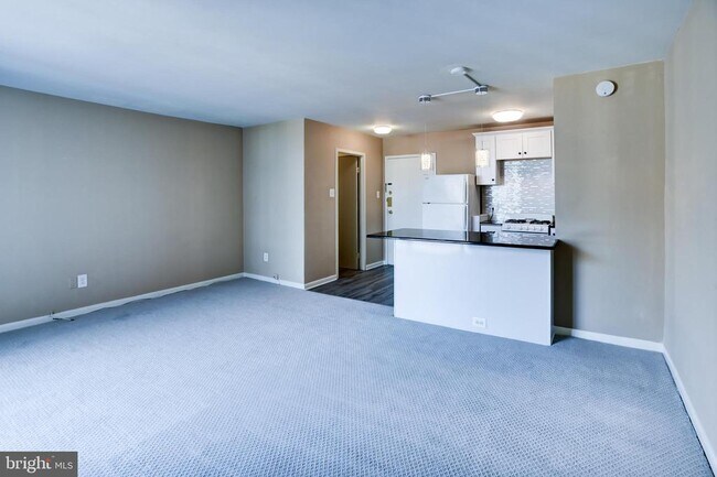 Photo - 950 25th St NW Unidad 1005-N