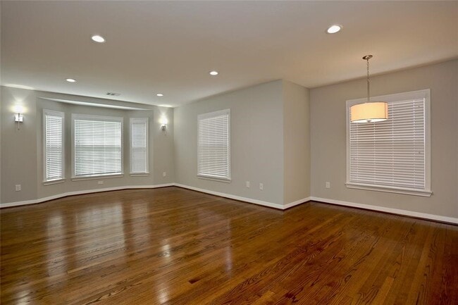 Photo - 4106 Milton St