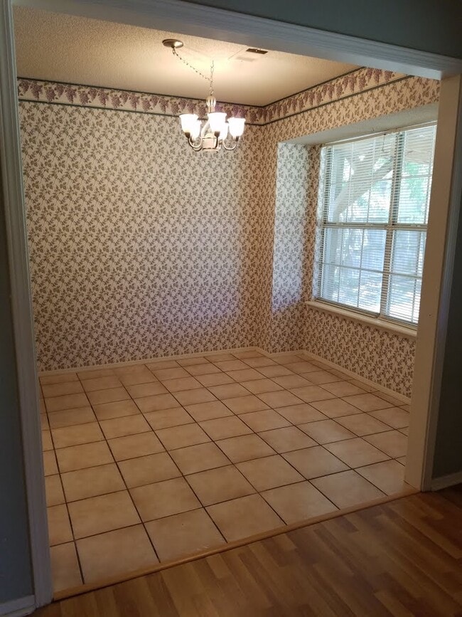 Photo - 2206 Aspen Ter