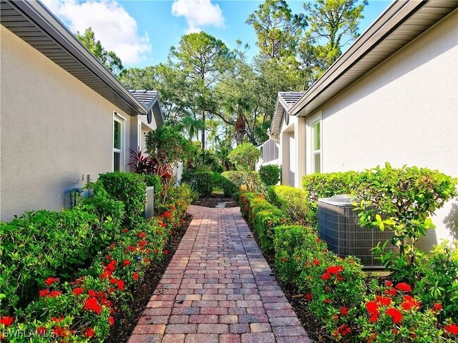 Photo - 1757 Tarpon Bay Dr S Unidad 57