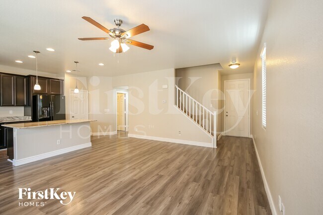 Photo - 5605 N Balsam St
