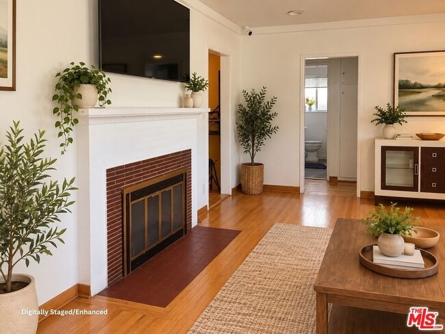 1701 N Buena Vista St