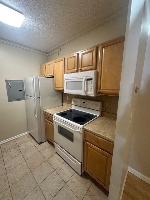 Photo - 16-16 Ellery St Unidad 105